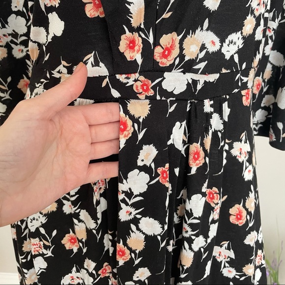 FRENCH CONNECTION Wrap V-neck Black Floral Pattern 3/4 Sleeve Knee Length Dr… - Picture 7 of 9